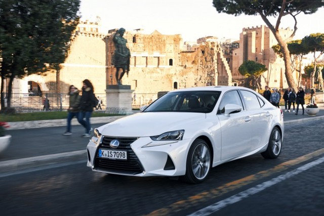 Lexus Is photo 48
