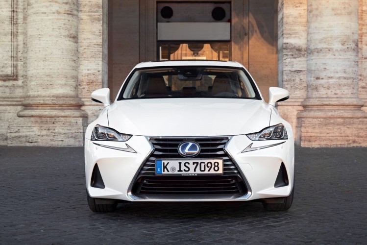 Lexus Is photo 49