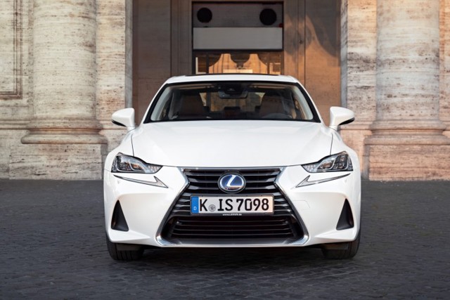 Lexus Is photo 49