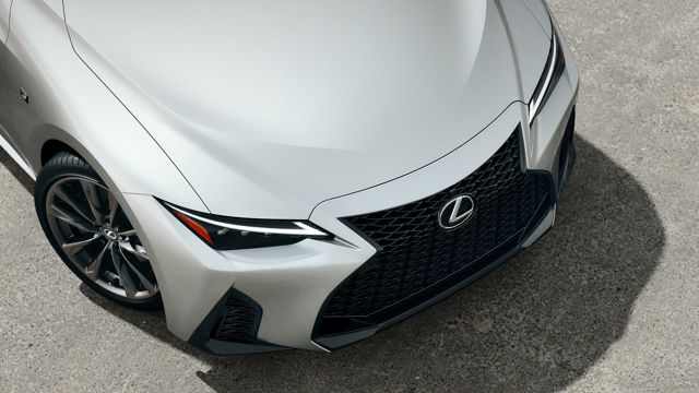 Lexus Is photo 8