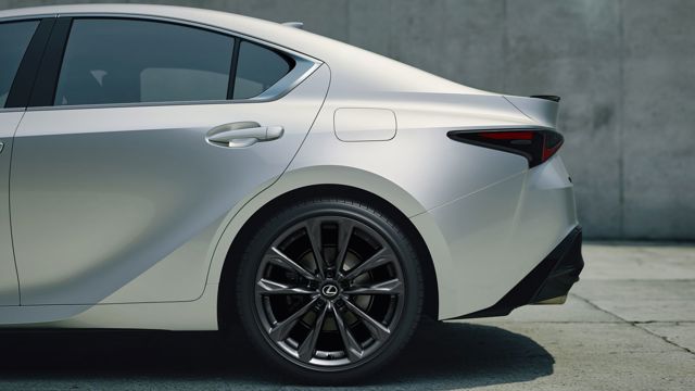 Lexus Is photo 9