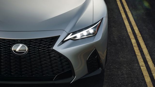 Lexus Is photo 10