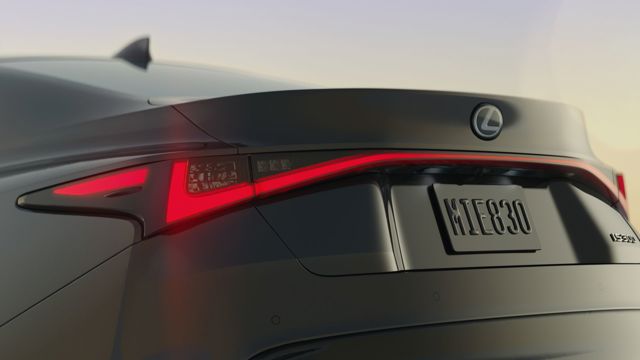 Lexus Is photo 11