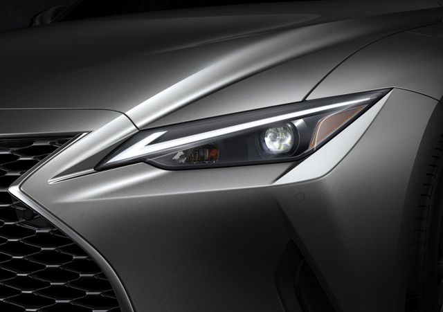 Lexus Is photo 22