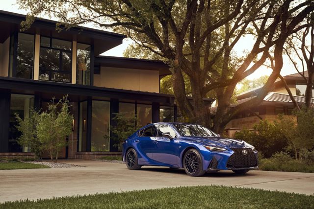 Lexus Is photo 58