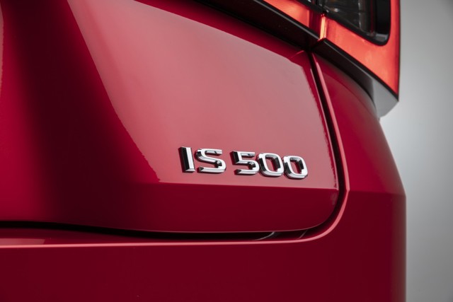 Lexus Is photo 29