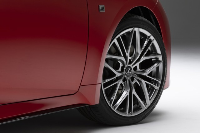 Lexus Is photo 35