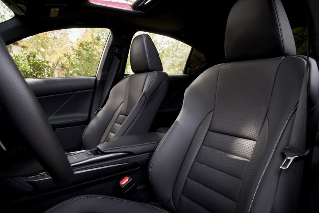 Lexus Is photo 102