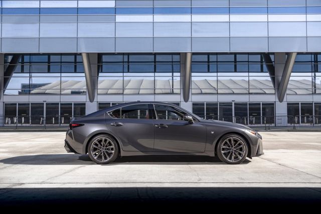 Lexus Is photo 42