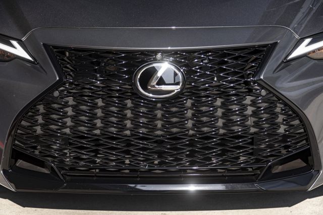 Lexus Is photo 45