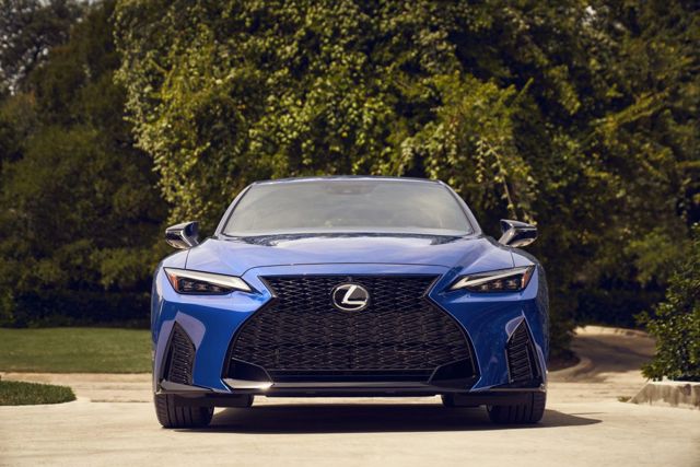 Lexus Is photo 55