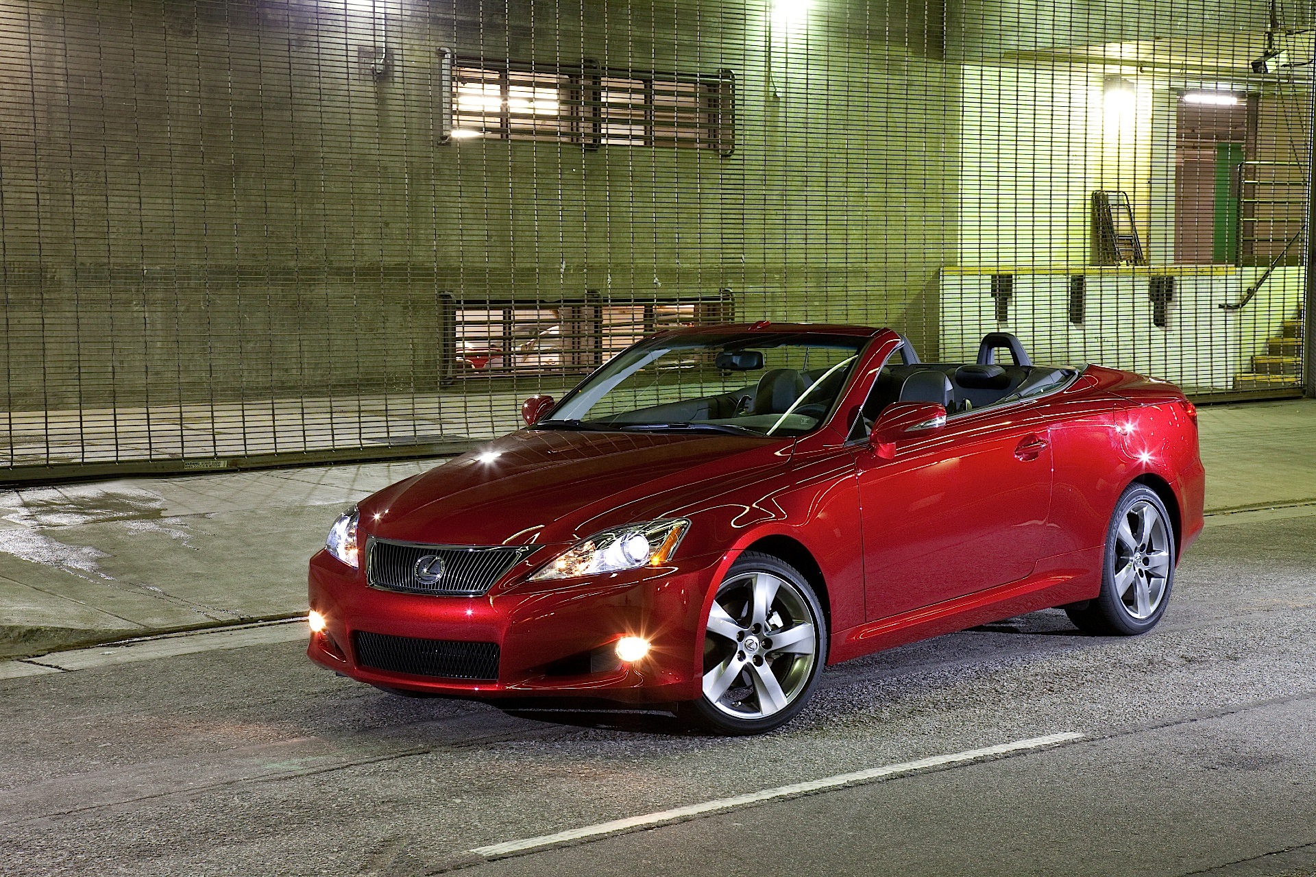 Lexus Is photo 14
