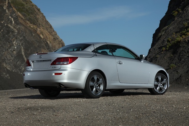 Lexus Is photo 31