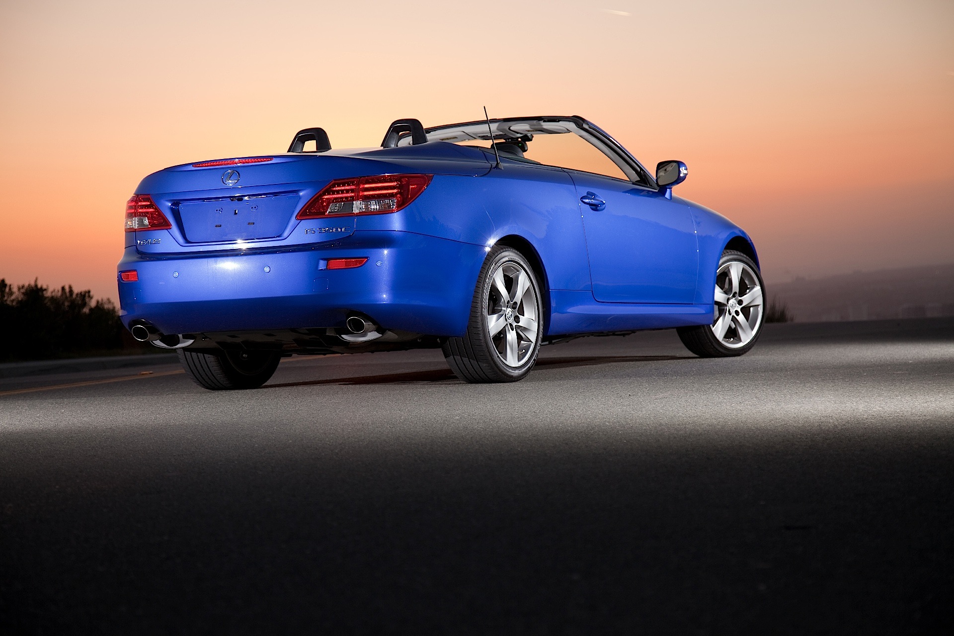 Lexus Is photo 39