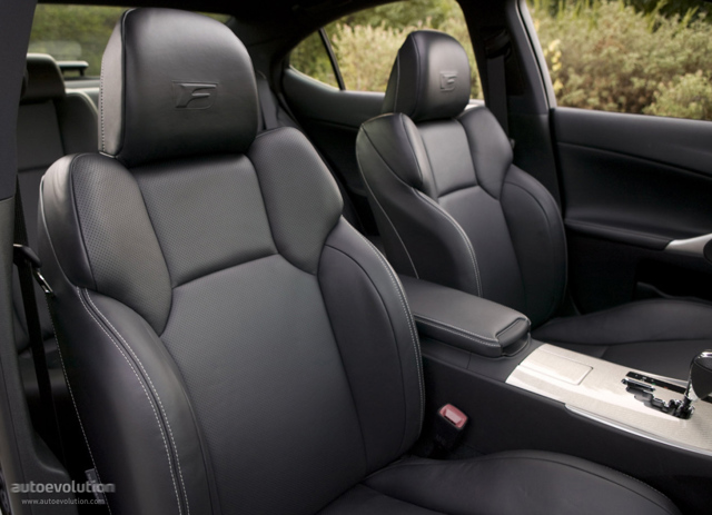 Lexus Is photo 13