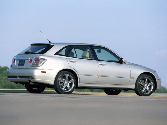 Lexus Is foto 16