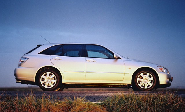 Lexus Is foto 22