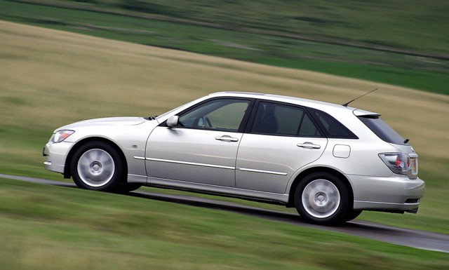 Lexus Is foto 23