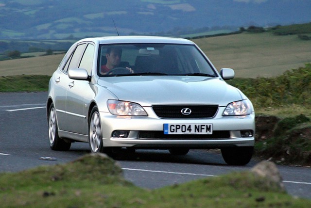 Lexus Is foto 24