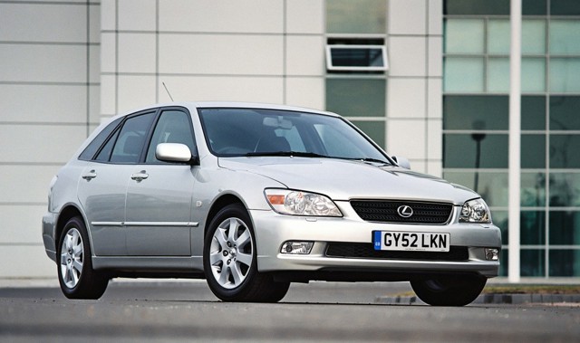 Lexus Is foto 25