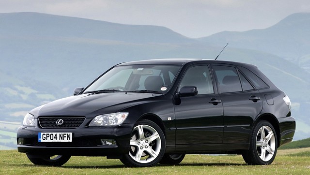 Lexus Is foto 30