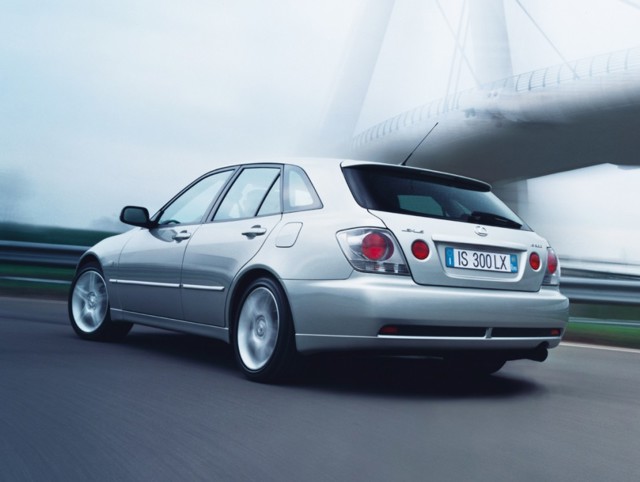 Lexus Is foto 32