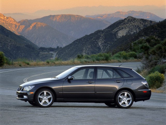 Lexus Is foto 33