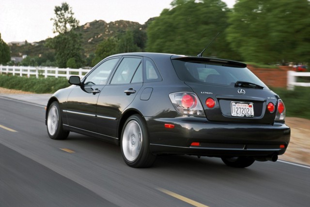 Lexus Is foto 36