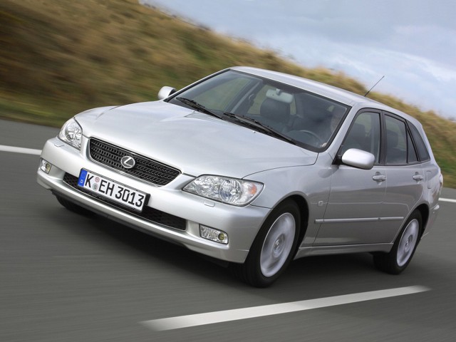 Lexus Is foto 4