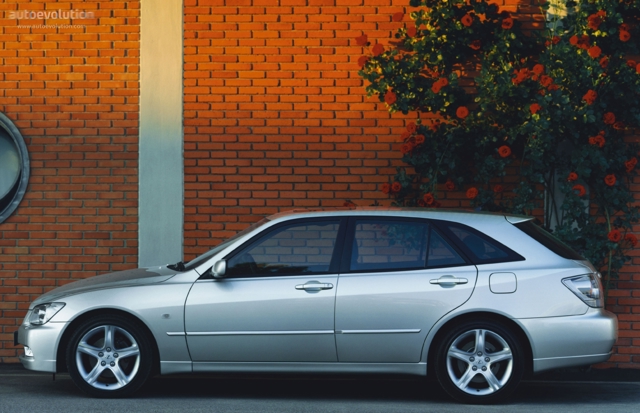 Lexus Is foto 3