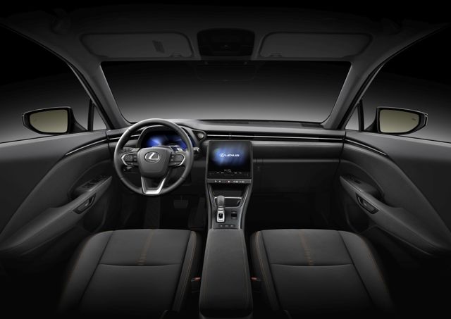 Lexus Lbx photo 53