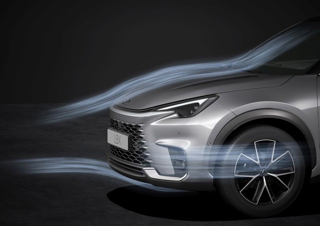 Lexus Lbx photo 2