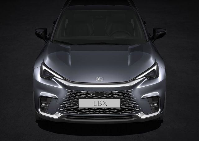 Lexus Lbx photo 5
