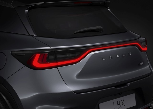 Lexus Lbx photo 9
