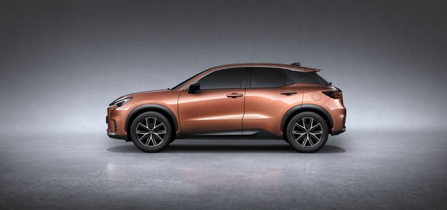 Lexus Lbx photo 10