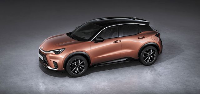 Lexus Lbx photo 11