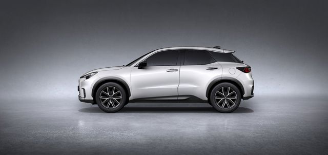 Lexus Lbx photo 21