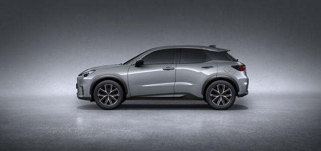 Lexus Lbx photo 23