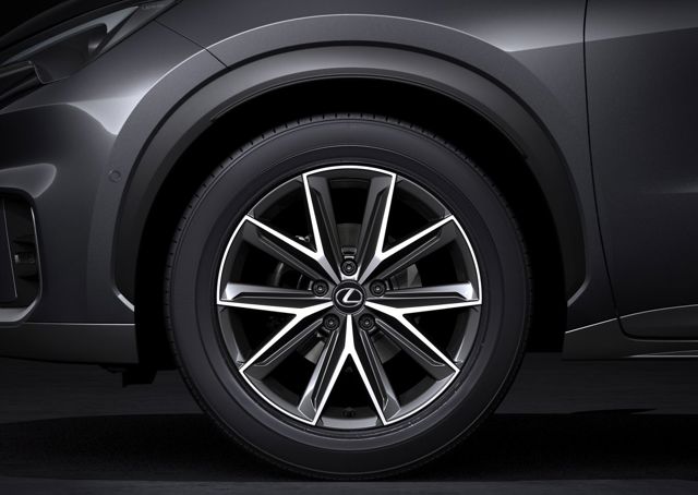 Lexus Lbx photo 39