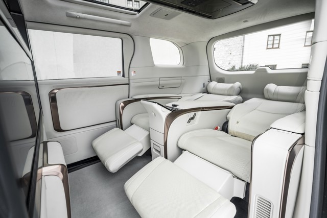 Lexus Lm photo 145