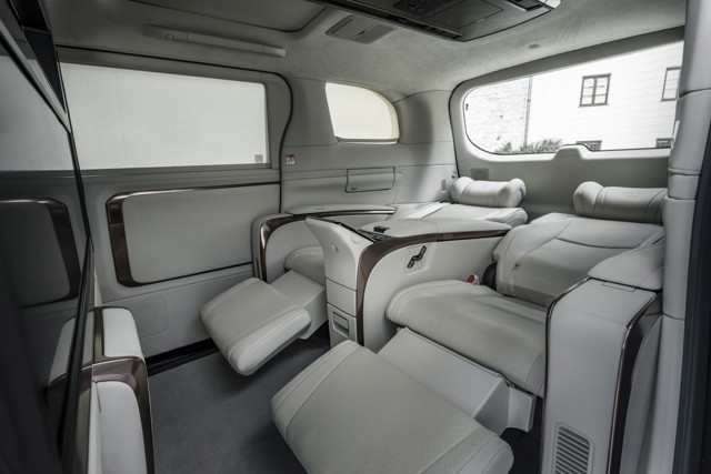 Lexus Lm photo 147