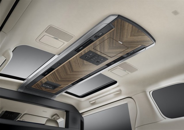 Lexus Lm photo 131