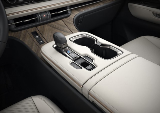 Lexus Lm photo 132