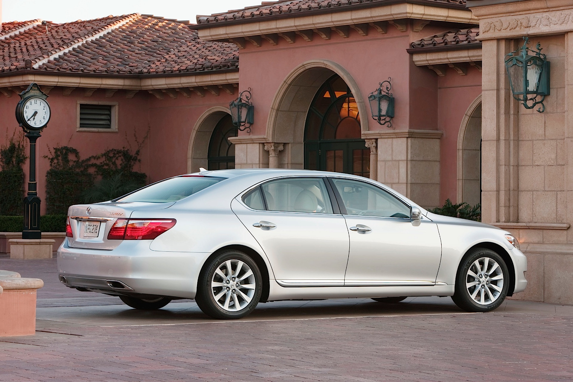 Lexus Ls photo 9