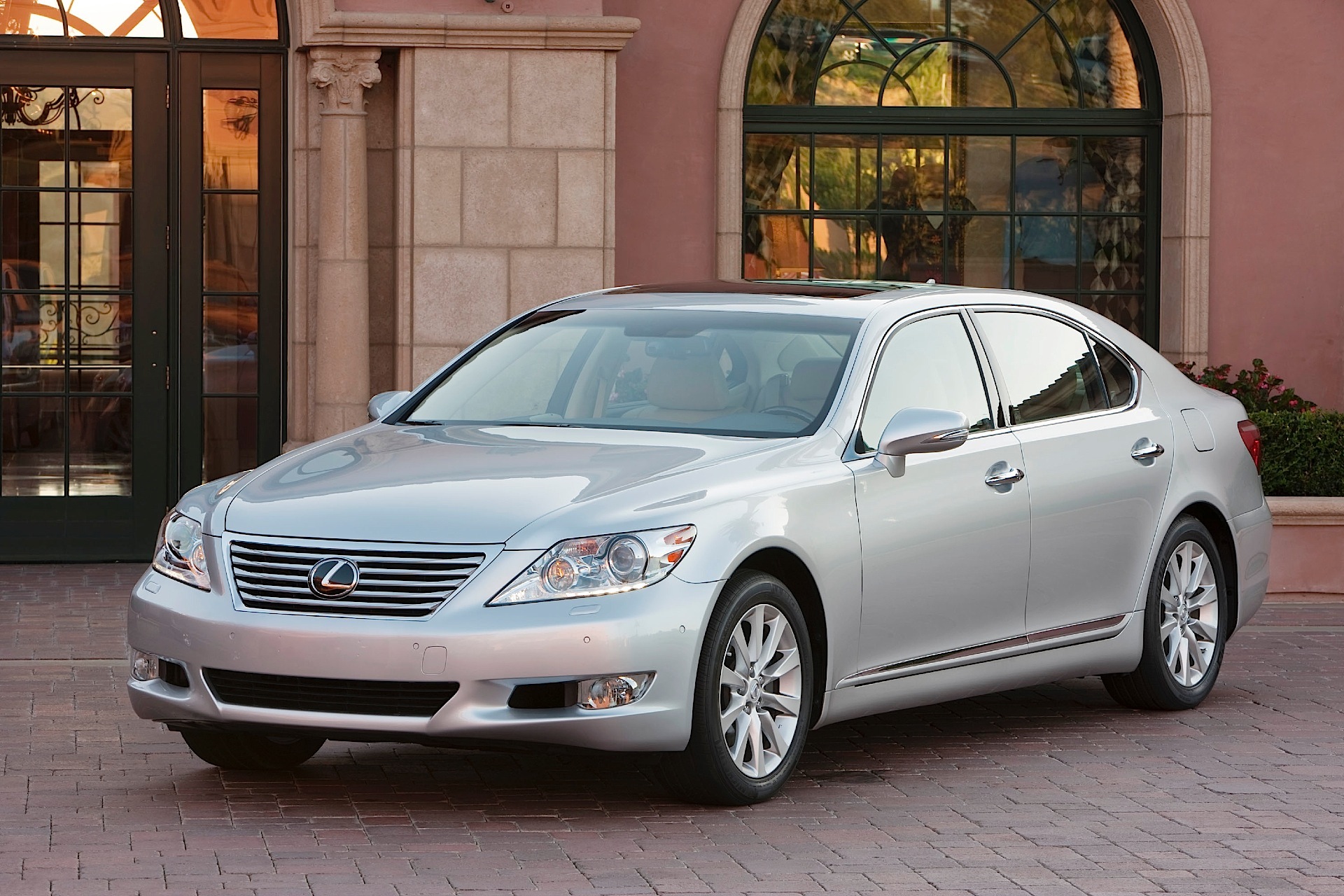 Lexus Ls photo 23