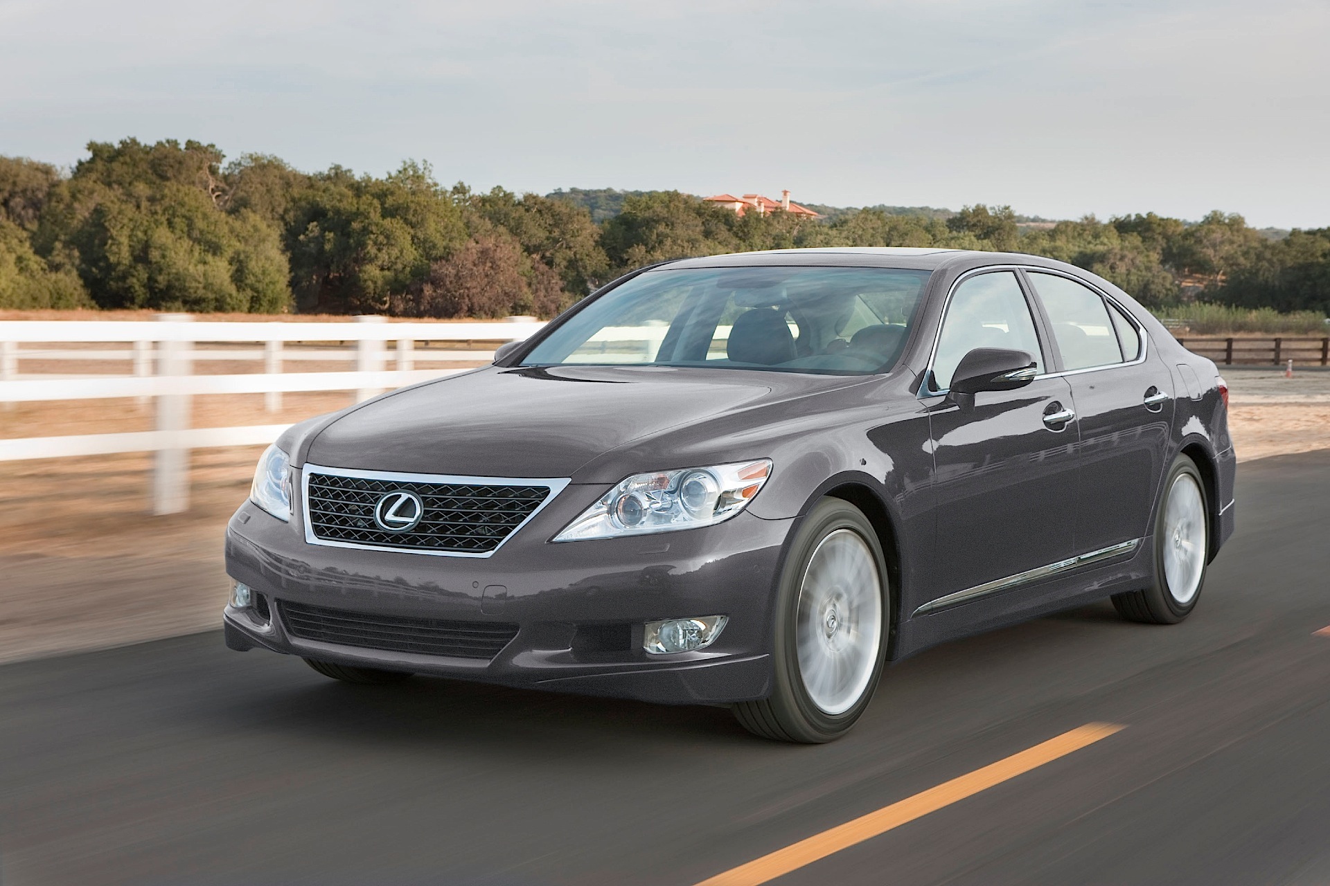 Lexus Ls photo 26