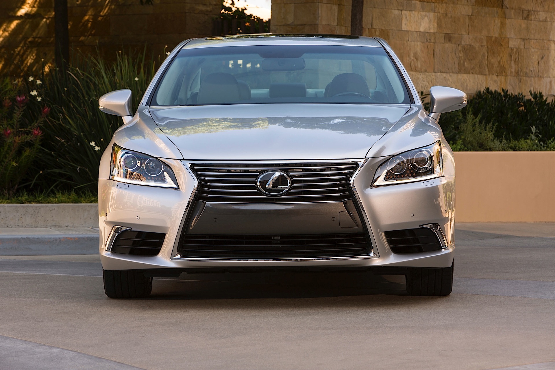 Lexus Ls photo 33