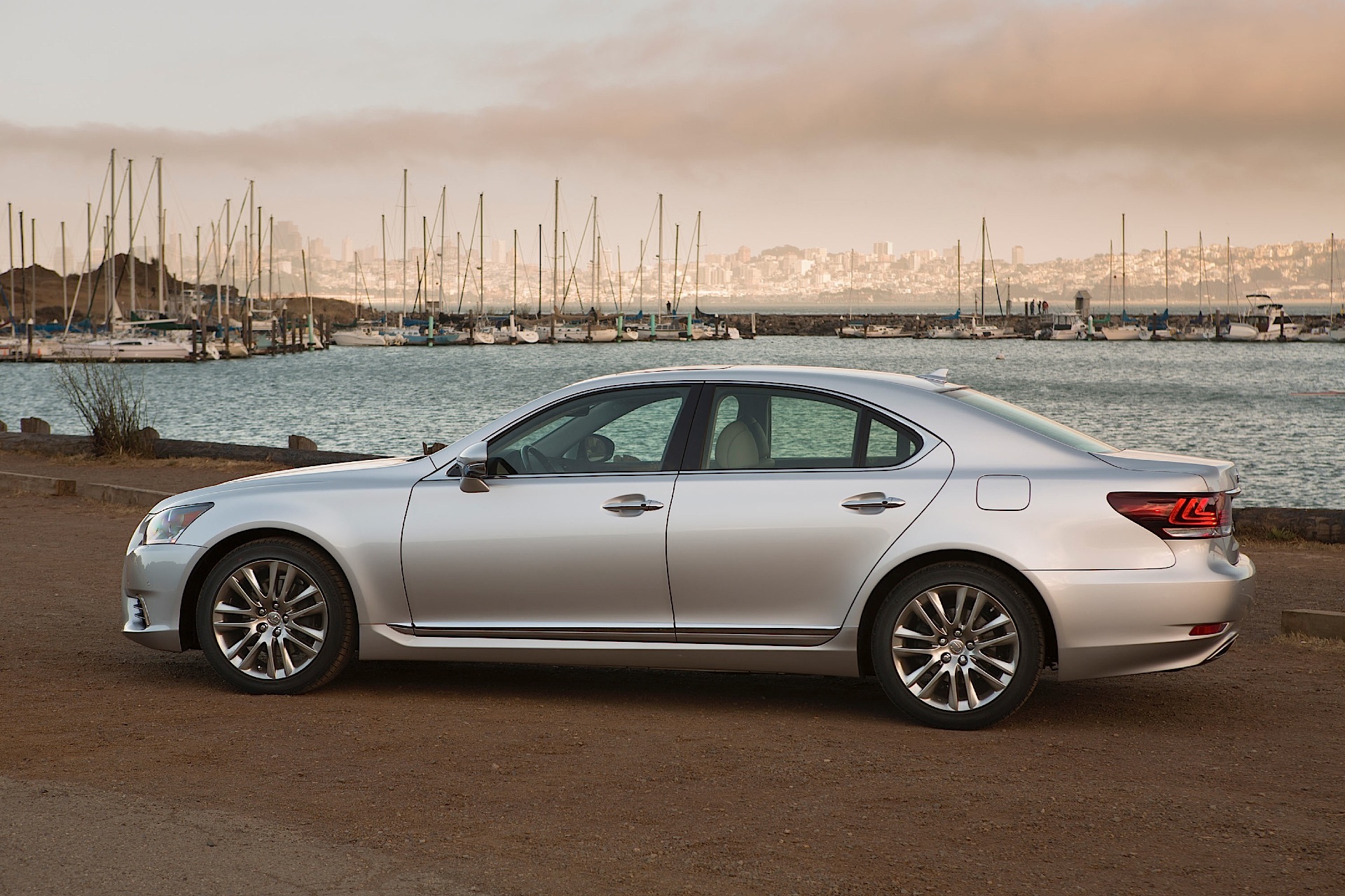 Lexus Ls photo 35