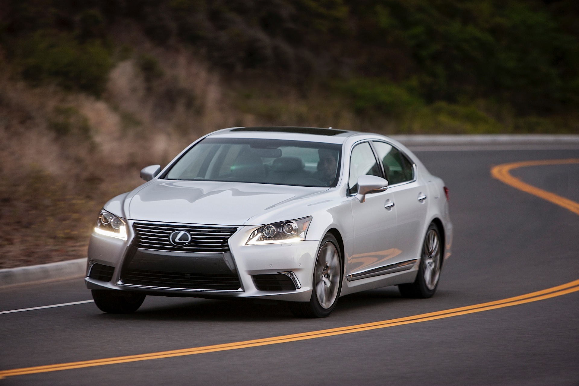 Lexus Ls photo 38