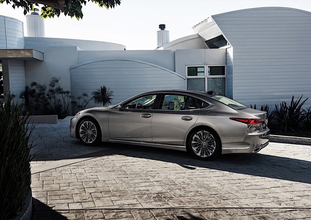 Lexus Ls photo 11